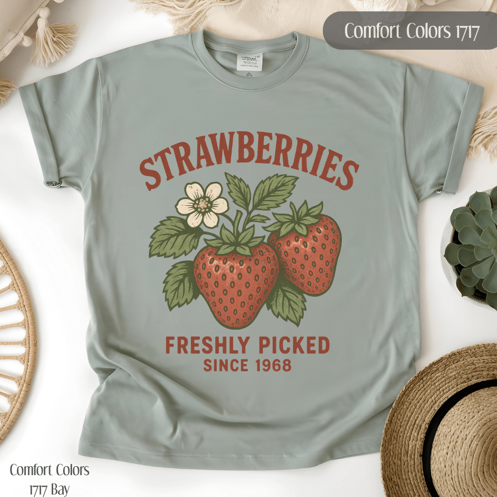 Comfort Colors Vintage Strawberry T-Shirt – Cute Cottagecore Summer Vibes Graphic Tee